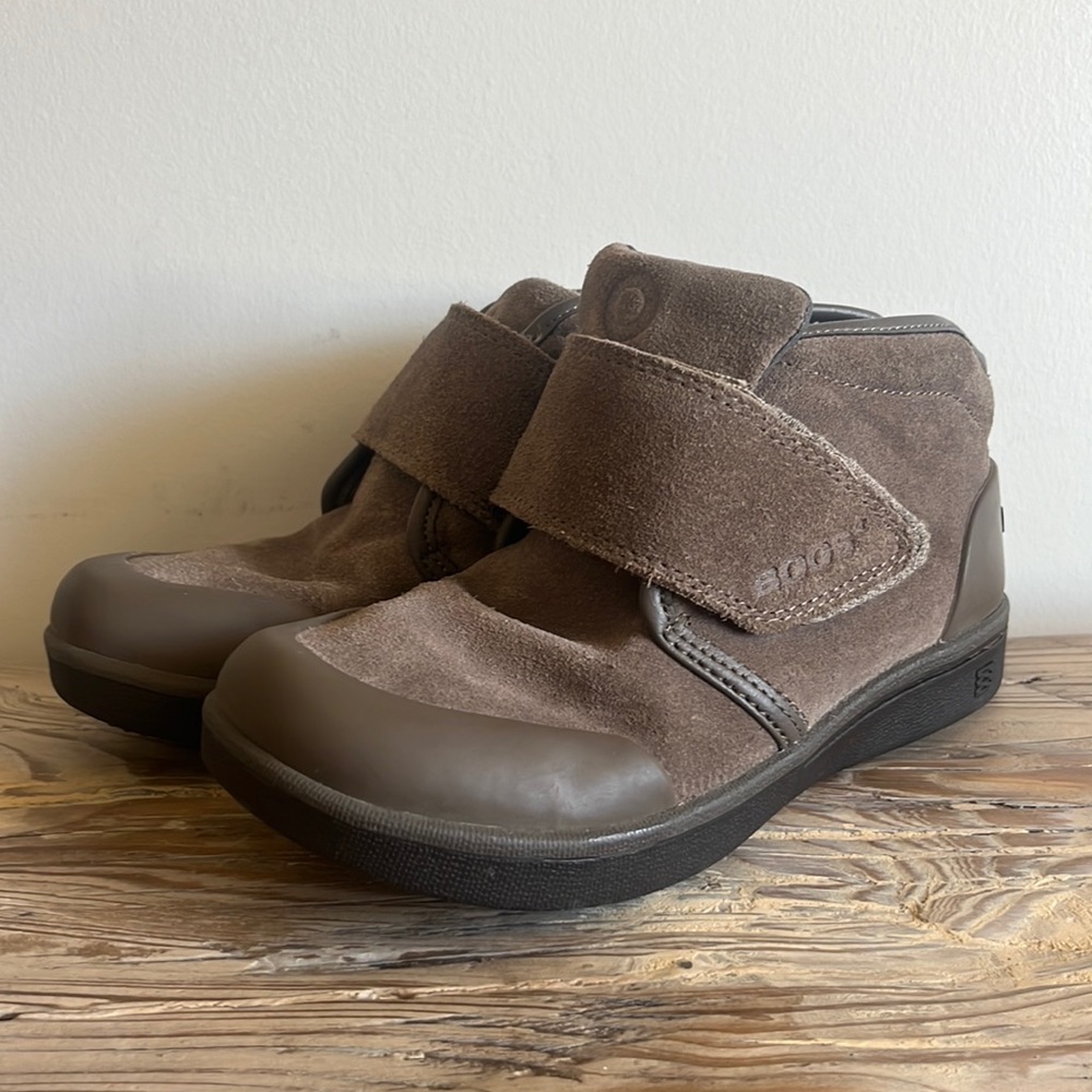 Bogs little kid boy size 13 Sammy lightweight Waterproof leather Boots brown.